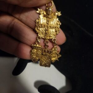 Vintage Gold Tone Heraldic Crest Pendant Knight Shield Lion Crown Heart Charms